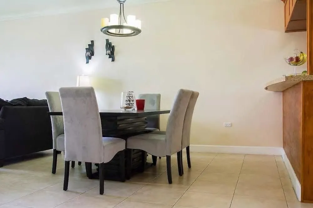 New Kingston Guest Apt At Sonoma Estate